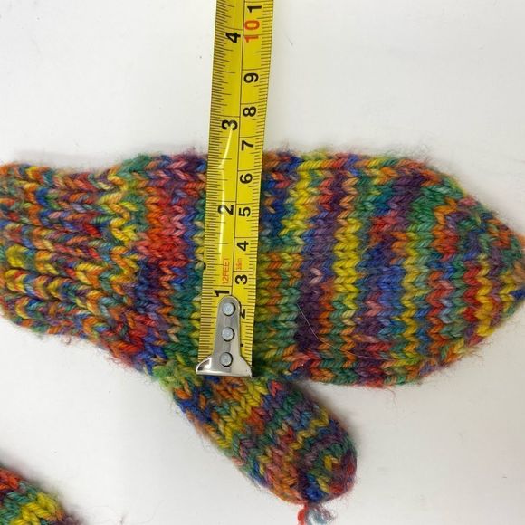 🆕 Kids Knitted Rainbow Mittens - Picture 3 of 4